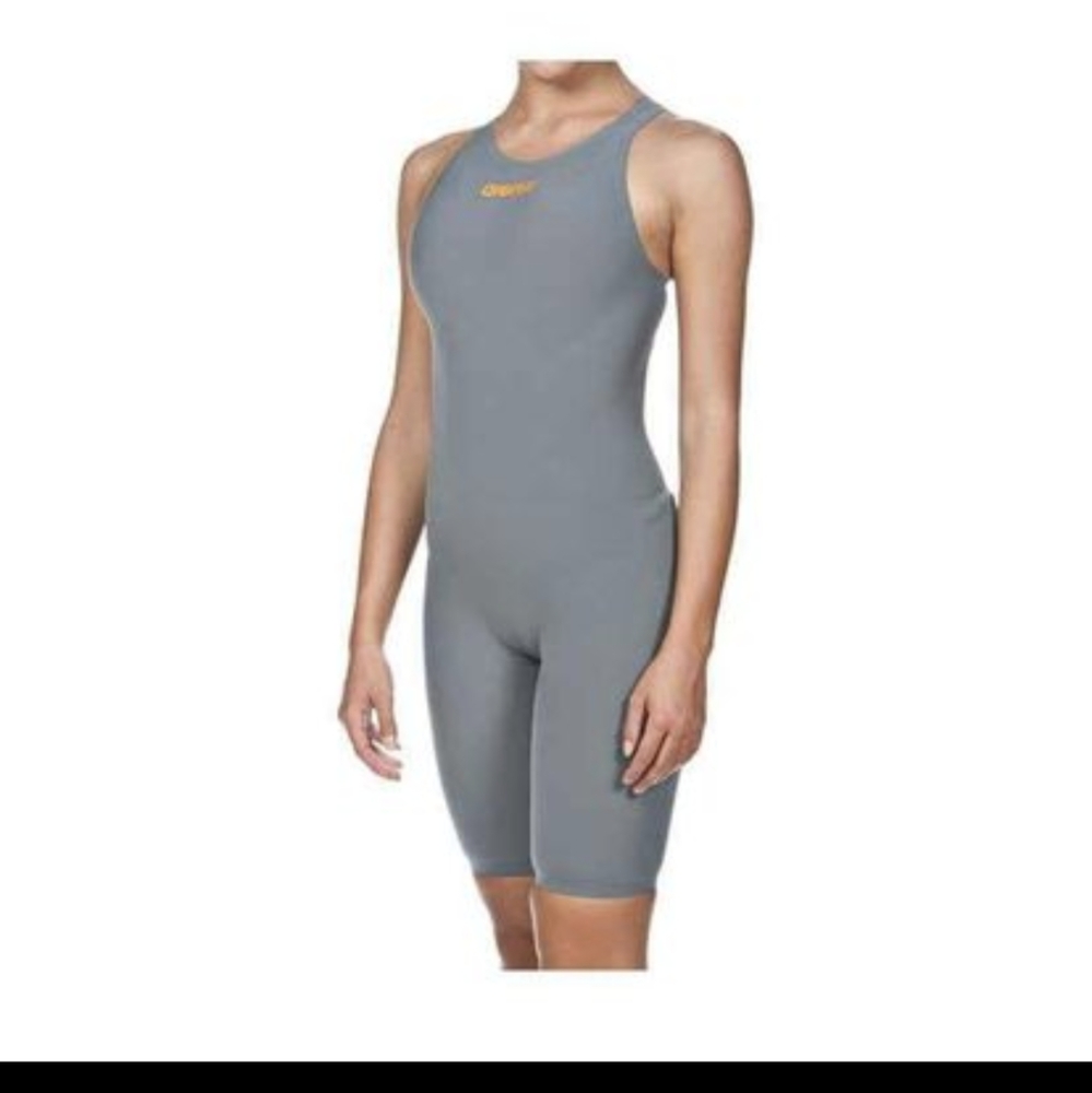 Arena Tech Suit Size 36